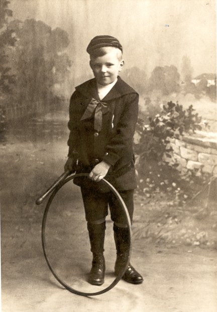Laddie aged about 6, (1910)